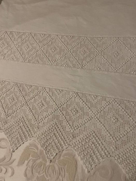 Lençol branco com renda