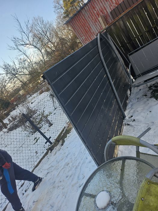 Drzwi garażowe dwuskrzydłowe