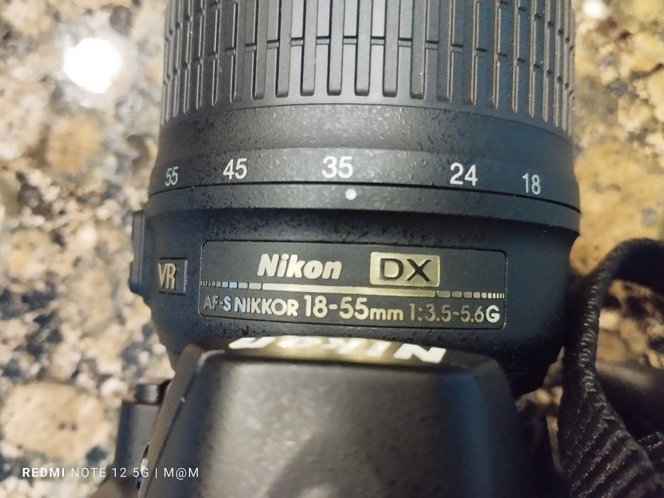 NIKON D3000 + LENTE 18-55mm VR