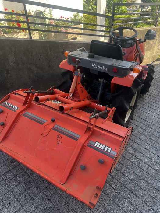 Trator kubota 4x4