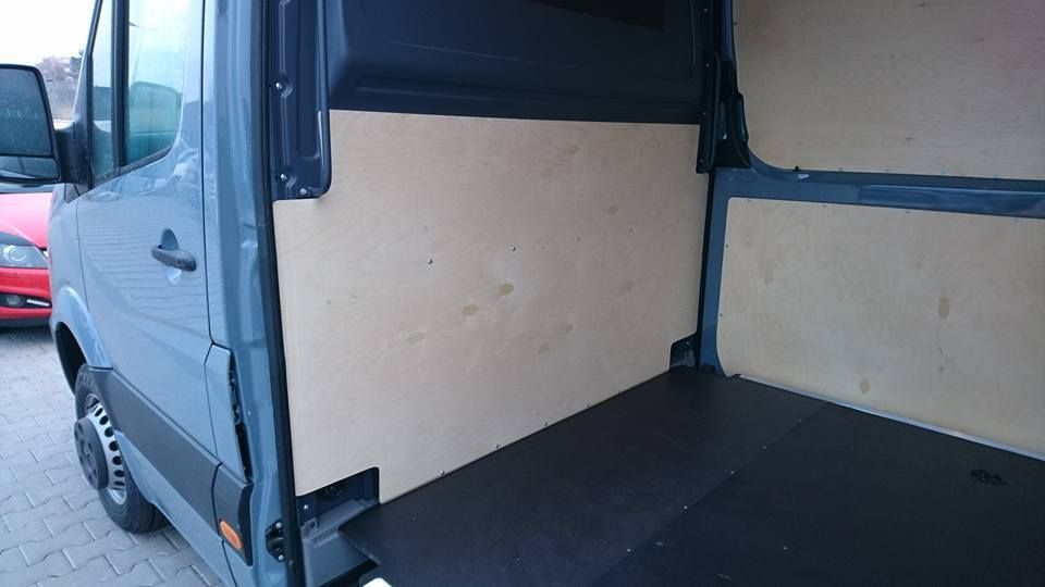 Mercedes Benz Sprinter L4H2 zabudowa części ładującej