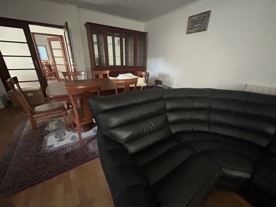 sofa de pele preto