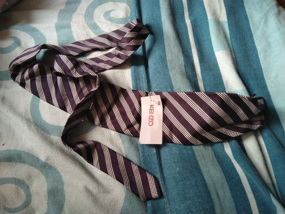 Nowy elegancki jedwabny krawat KENZO w paski