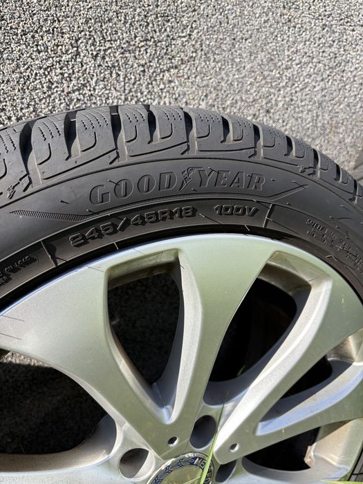 Opony z orginalnymi felgami mercedesa 245/45 R18