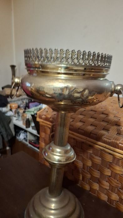 Floreira de pé em metal