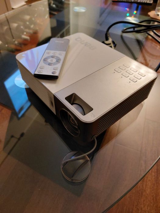 Sprzedam projektor przenośny BenQ GP10