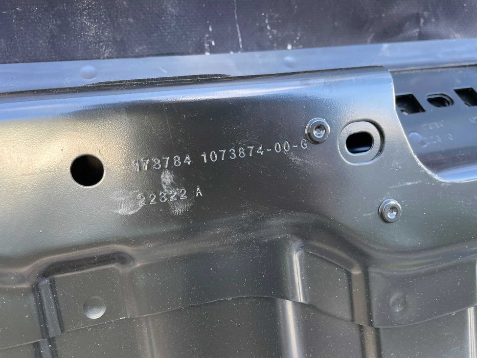 Tesla 3 Панель задня tesla model 3 Панель задняя Tesla m3 Нова