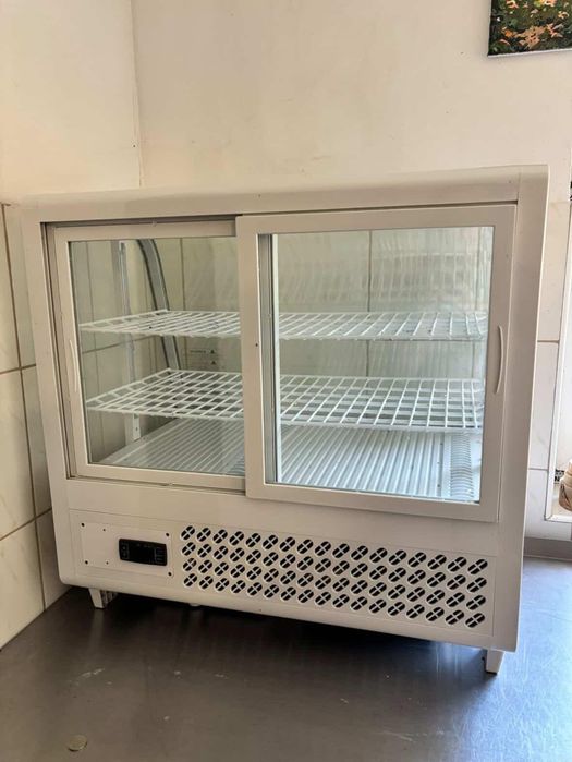 Wyposażenie  serowarni (stoły gastronomiczne witryny chłodnicze itp)