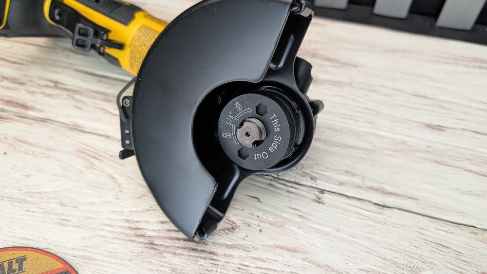 Болгарка КШМ Бесщіточна DeWalt DCG402