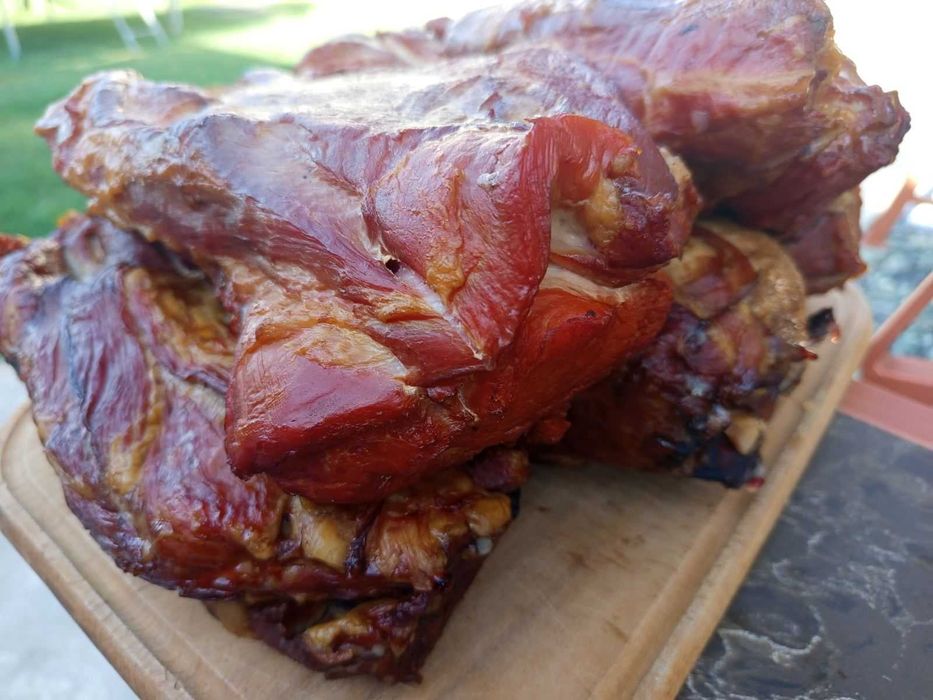 Копчене м'ясо, вирізка, ошийок, биток, ребро, сало