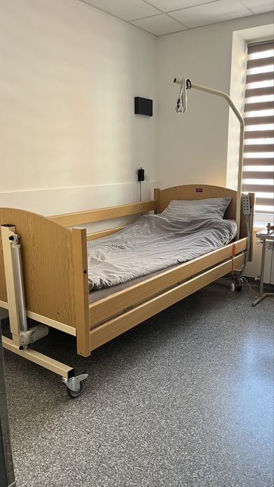 Медичне ліжко з електроприводом RehaBed Taurus 2 (Польща)