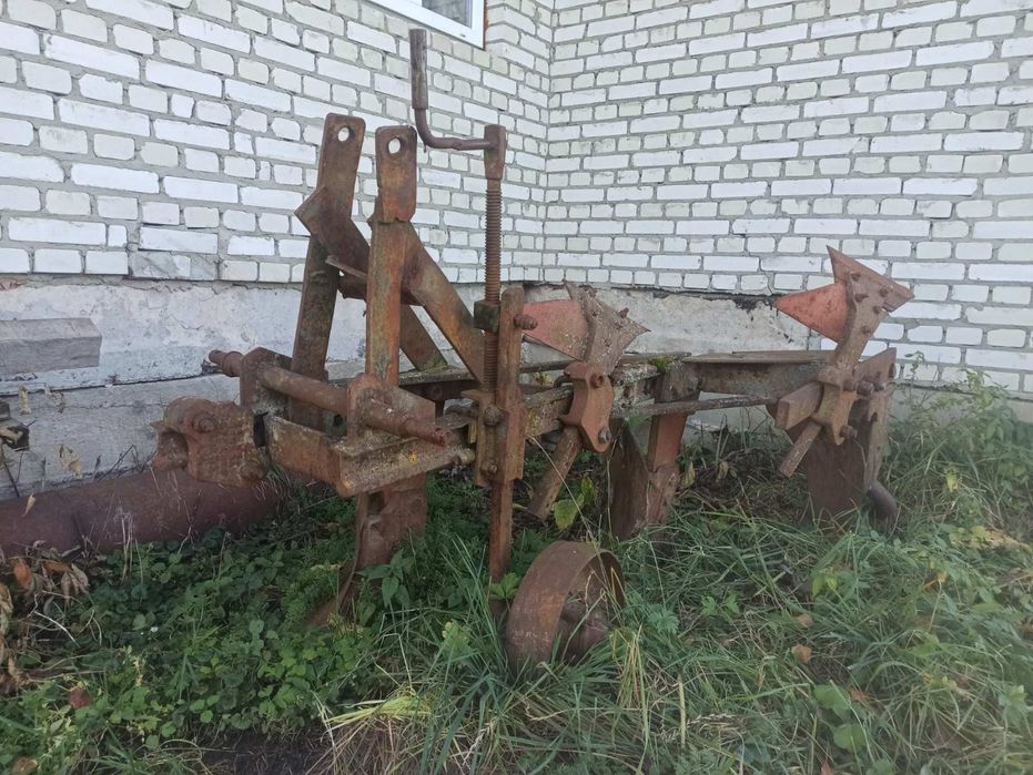 Продам плуги не доорго