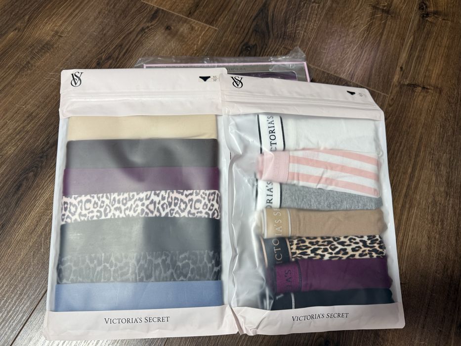 Набори трусиків Victoria's Secret