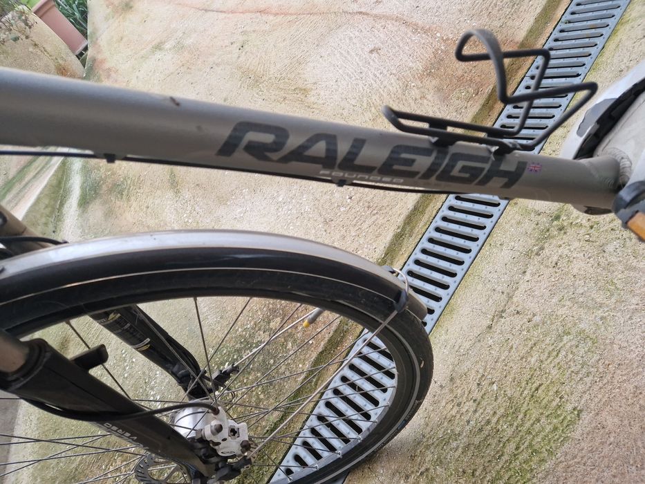 Bicicleta elétrica marca Raleigh