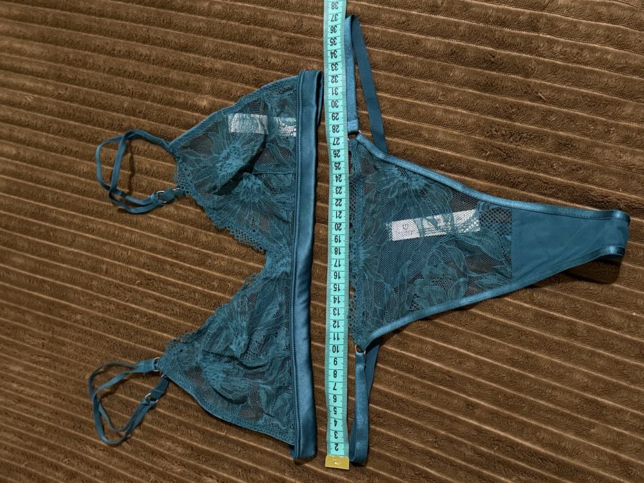 Ніжний мереживний комплект білизни