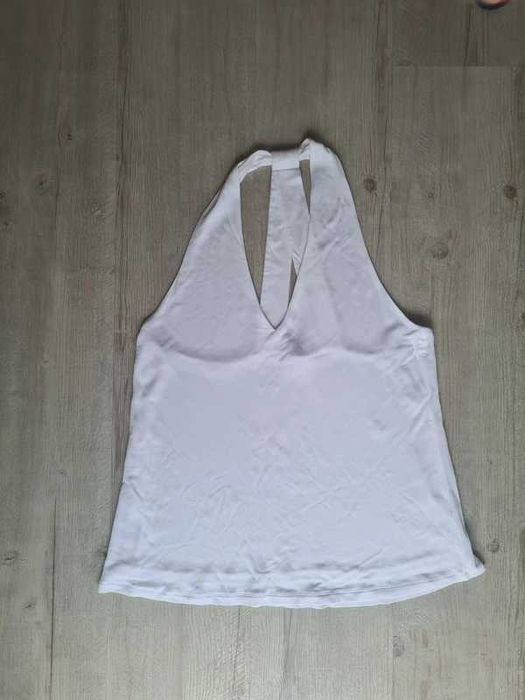 Blusa branca com costas cruzadas da Massimo Dutti