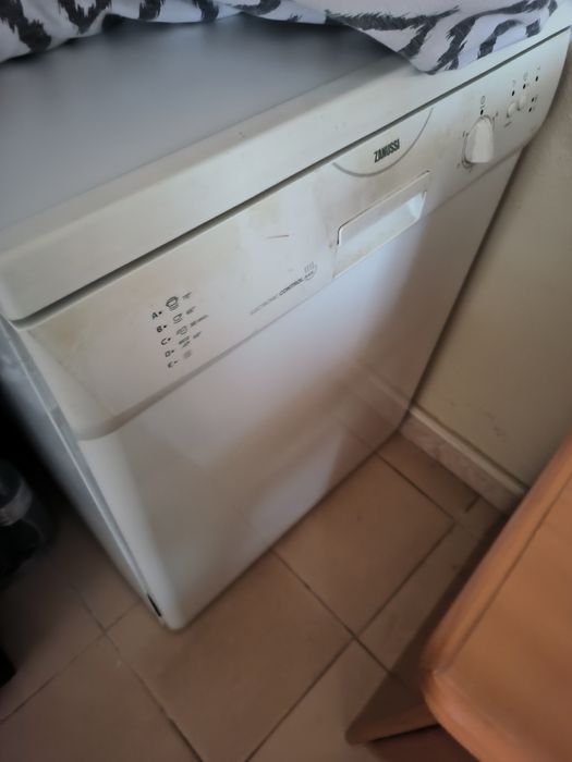 Maquina de lavar loiça e roupa