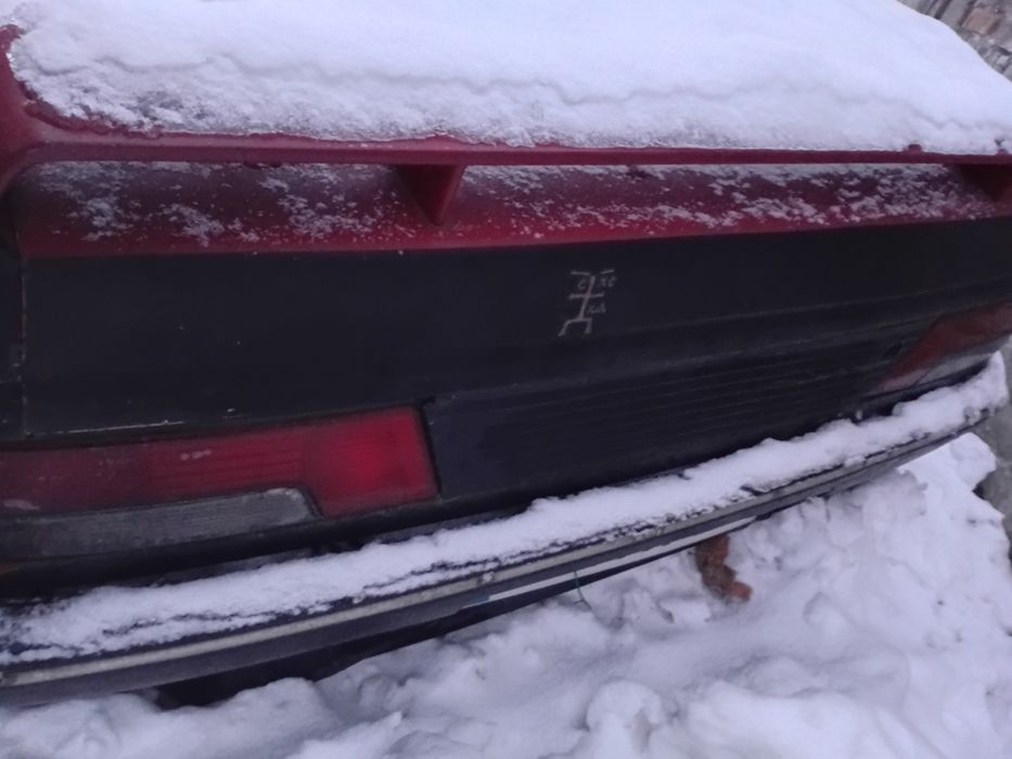 Продам стекла на пежо 405.