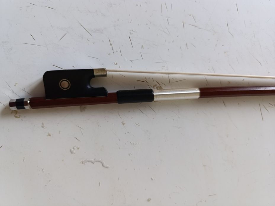 Смичок для веолончелі