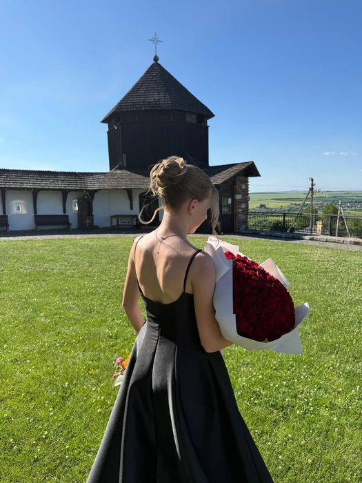 Вечірня сукня (випускна)