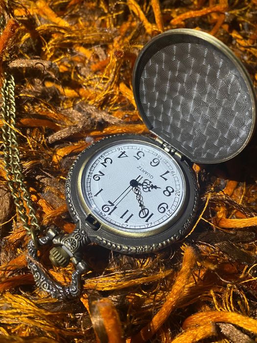 Relógio de Bolso ou Colar Alice país das maravilhas