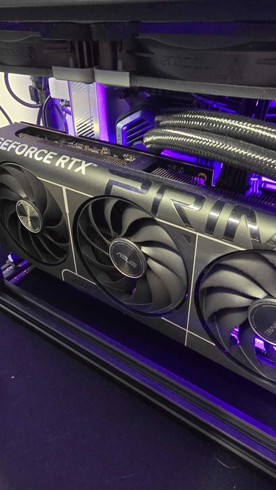 ASUS GeForce RTX 5080 OC 16GB GDDR7 6 meses uso
