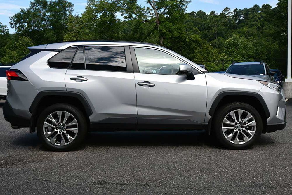 Toyota RAV4 Limited Gasoline      2019
