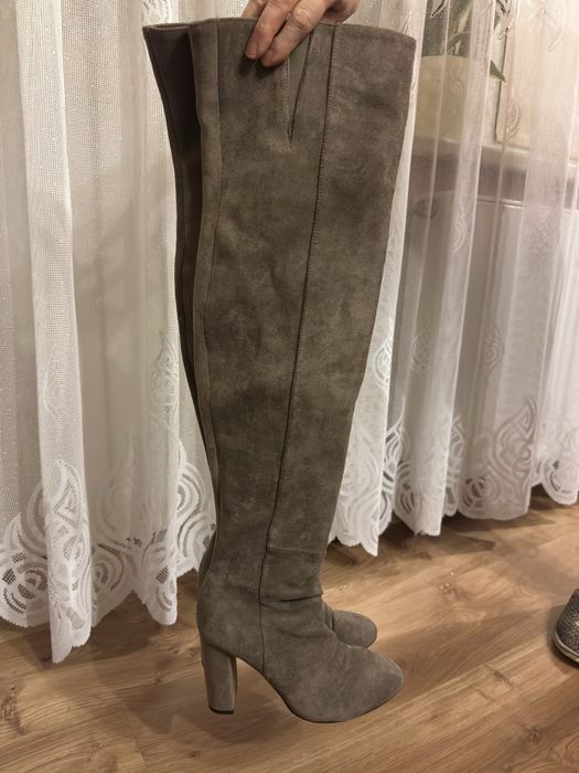 Zamszowe kozaki na obcasie 38