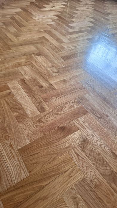 Cyklinowanie i montaż podłóg / schodów drewnianych