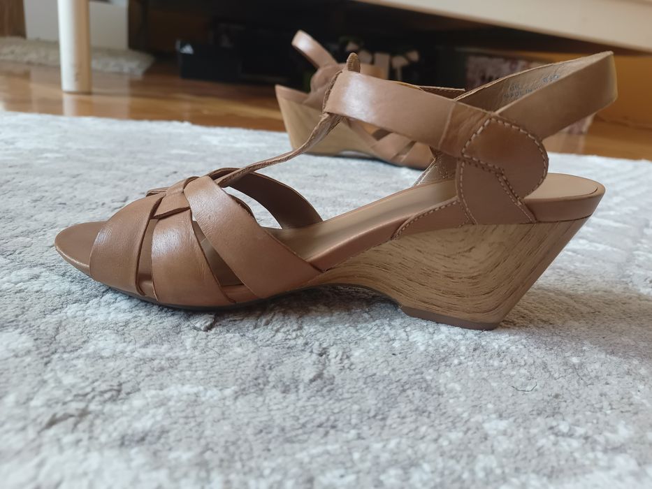 Sandały Clarks skórzane