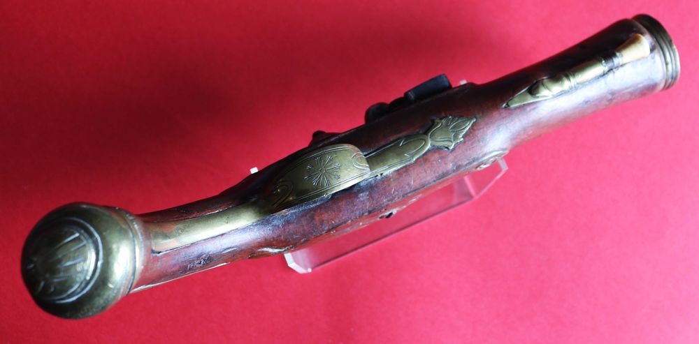 Pistola de pederneira com cano boca de sino, de RICHARDS, London, rara