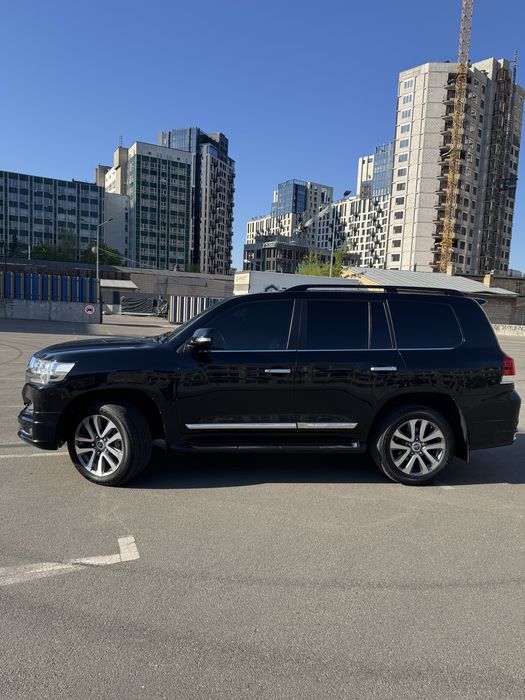 Toyota Land Cruiser 2020 VIN JTMCX05J904205352 фото оголошення 3 з 18