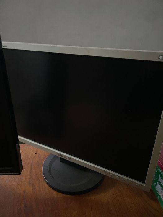 Продам 2 монитора