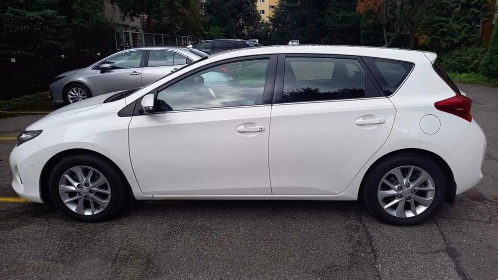 samochód Toyota Auris