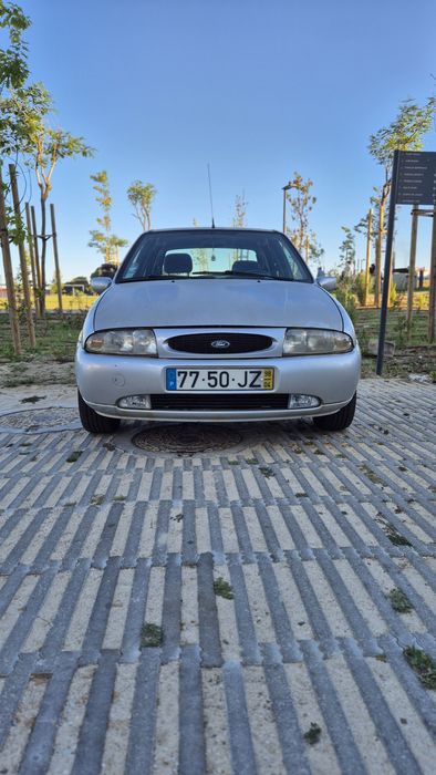 Vendo ford fiesta512135721754316800