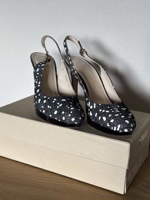 Туфлі на підборах Fellini