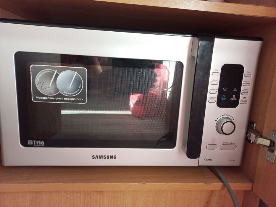 Продам микроволновую печь Samsung