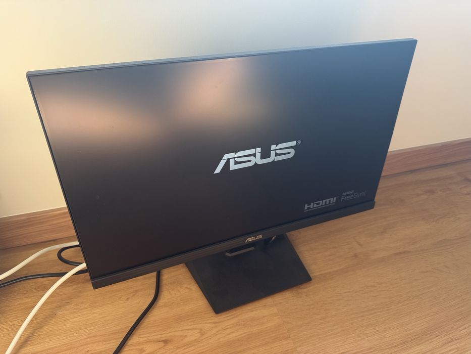 Monitor ASUS 24”