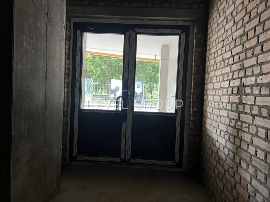 Оренда фасадного приміщення 530 м2, ЖК Crystal Park Tower.