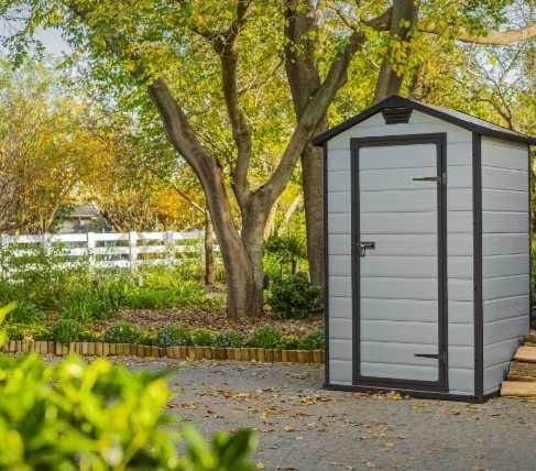 Casinha em resina para exterior, jardim - como nova