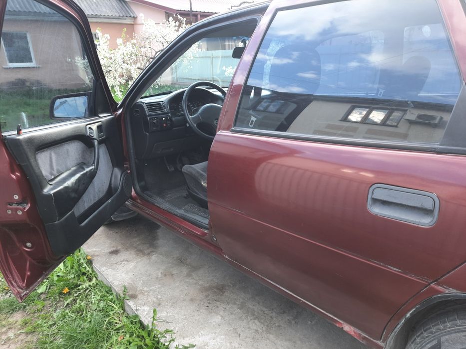 Opel Vectra,  1990; 2,0 бензин