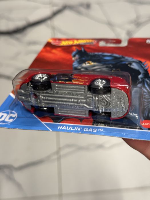 Hot Wheels Premium Haulin Gas BATMAN rare 2022 DC comics