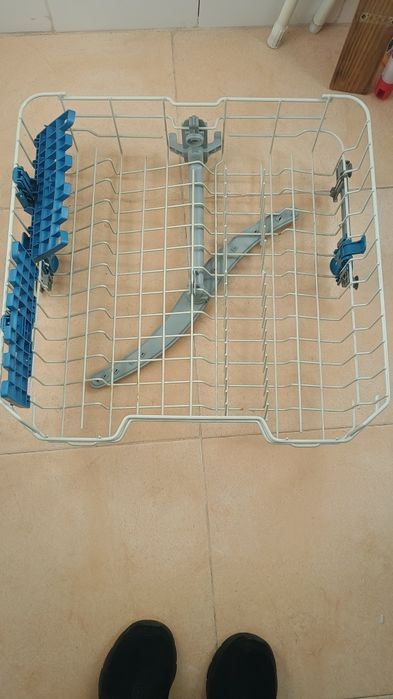Cesto superior máquina lavar loiça Indesit