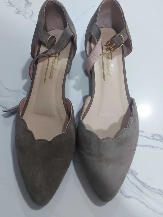 Sapatos de senhora novos