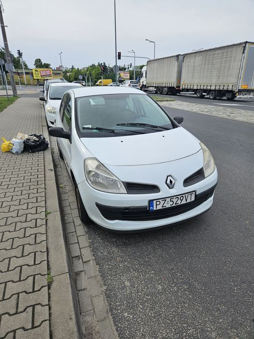 Renault Clio Uszkodzony