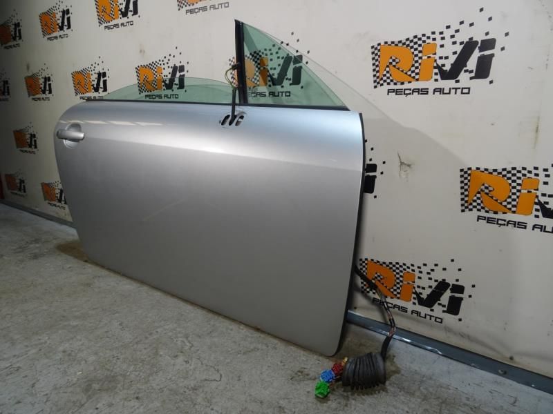 Porta frente direita AUDI TT (8N3)