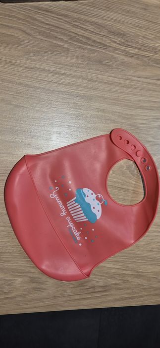 Śliniak silikonowy z kieszonką Canpol Babies