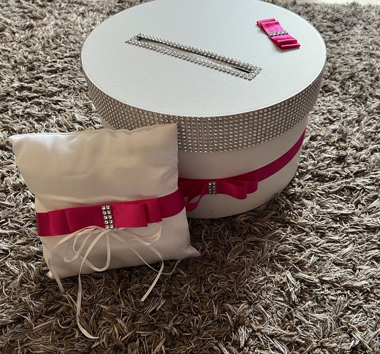 Pudełko na koperty i poduszka na obrączki