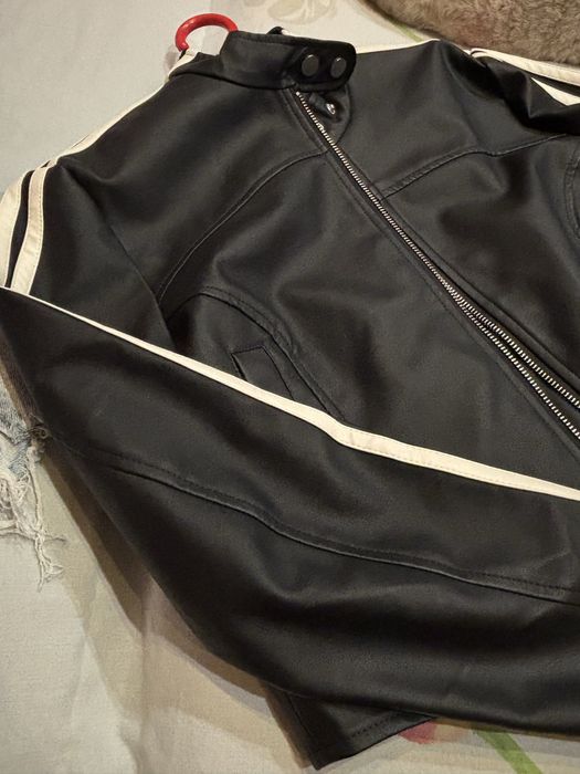 Кожанка жіноча.