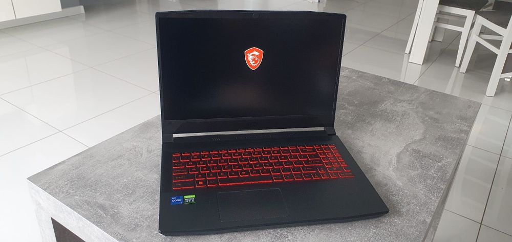 MSI Katana GF66 11UG – RTX 3070 / i7 / 16 GB / 512 GB SSD